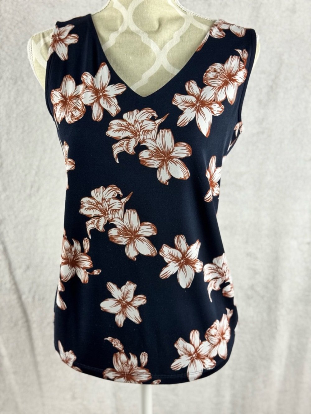 Cleo Floral V-Neck Sleeveless Top Womens S/P Black with Cream & Brown Flowers